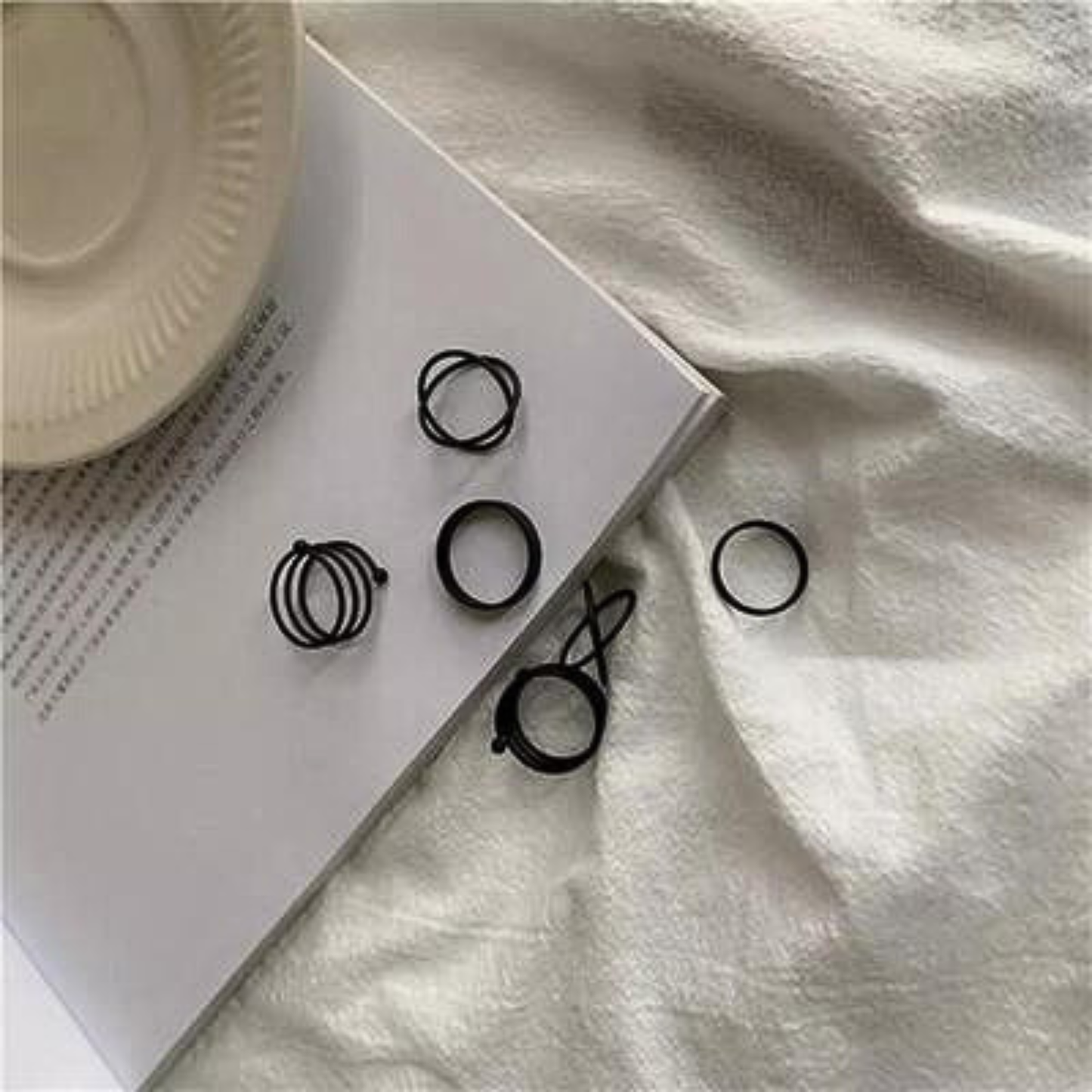 Hip-Hop Black Alloy Ring Set – 6 Pieces, Multi-Size Fashion Statement Rings 🔥 60% OFF – LAST DAY SALE