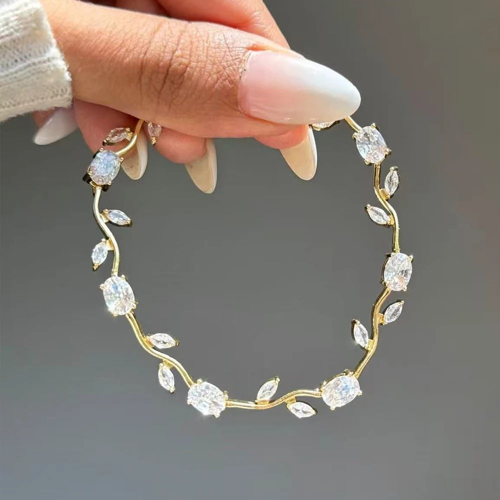 Tulip Charm Bracelet for Women – Premium Stainless Steel Gold Plated Floral Bracelet | Elegant Trendy Adjustable Bracelet for Girls & Women Pakistan 🔥 73% OFF – LAST DAY SALE