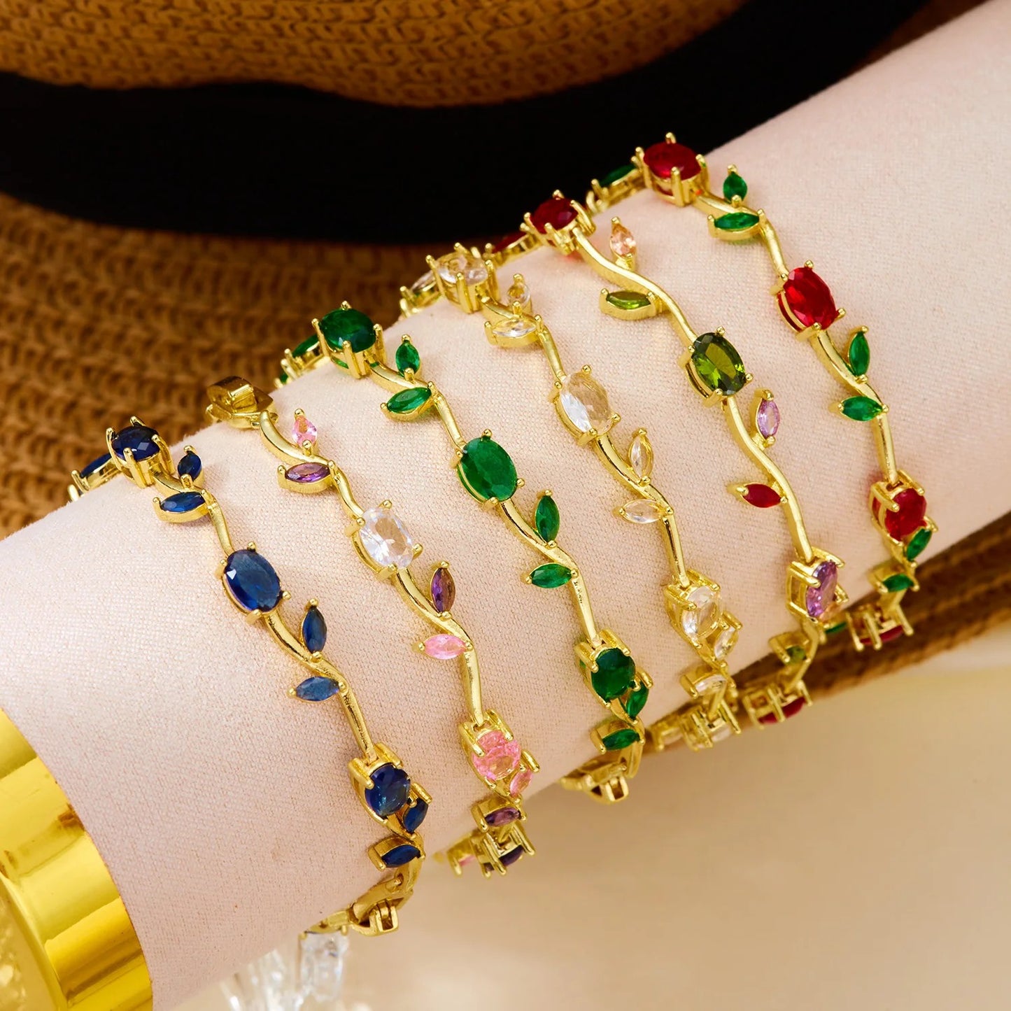 Tulip Charm Bracelet for Women – Premium Stainless Steel Gold Plated Floral Bracelet | Elegant Trendy Adjustable Bracelet for Girls & Women Pakistan 🔥 73% OFF – LAST DAY SALE