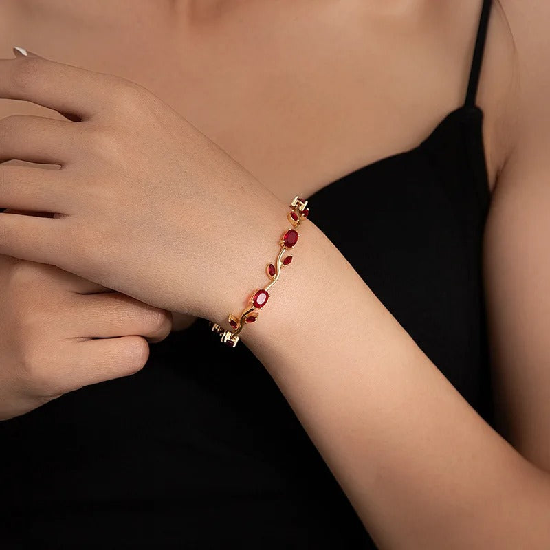 Tulip Charm Bracelet for Women – Premium Stainless Steel Gold Plated Floral Bracelet | Elegant Trendy Adjustable Bracelet for Girls & Women Pakistan 🔥 73% OFF – LAST DAY SALE