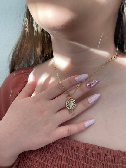 Magnetic 4 Leaf Clover Heart Necklace for Women – Golden Adjustable Pendant Necklace | Trendy Elegant Fashion Jewelry Pakistan 🔥 60% OFF – LAST DAY SALE